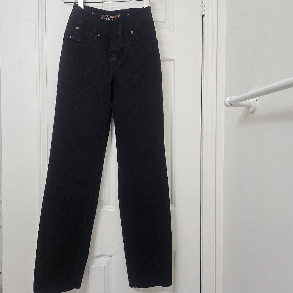 Luxe Denim By Peter Nygard In Classic Black Straight Leg Jeans Stretch